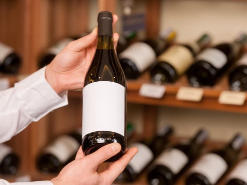 Rượu vang hoặc rượu Tây - tặng phẩm không thể thiếu trong các giỏ quà Tết cao cấp